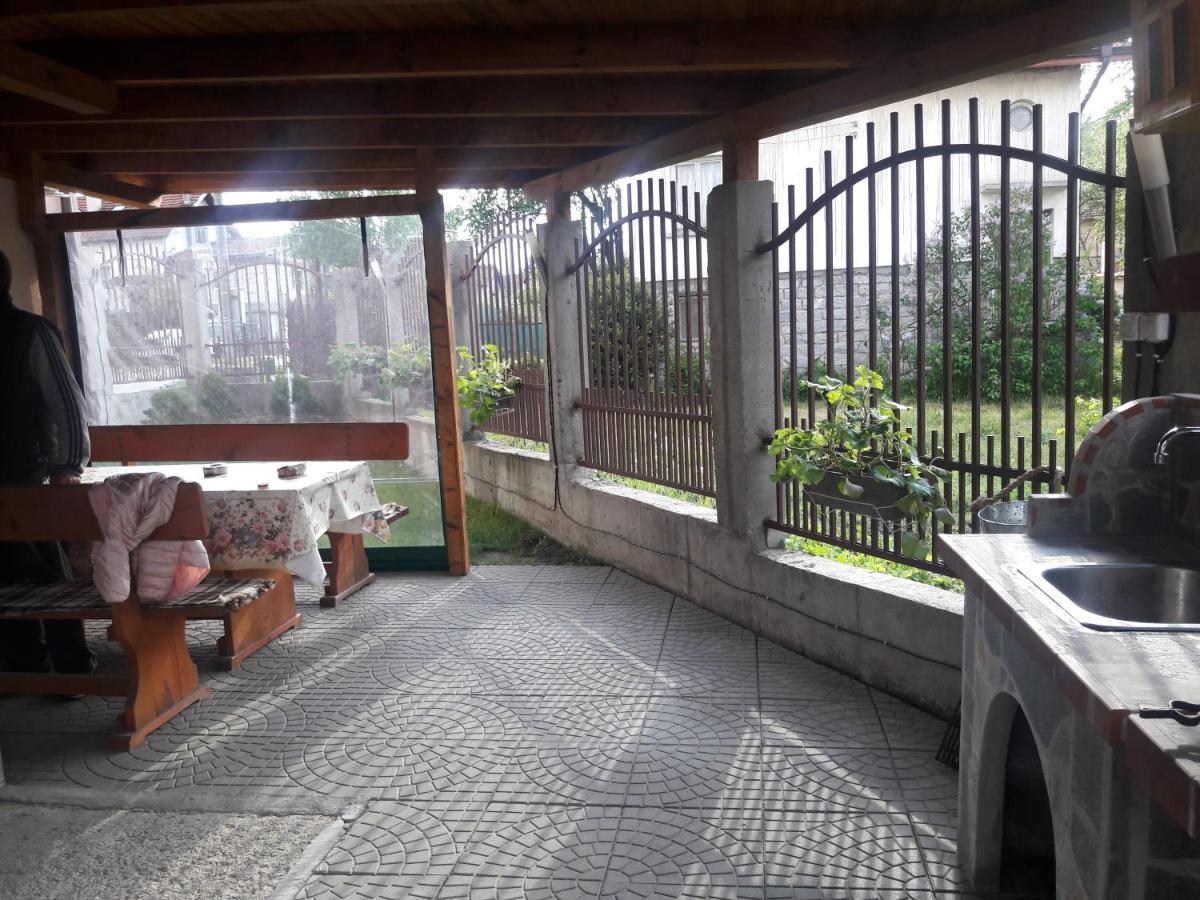 Advel Guest Hous Hotel Madzhare Exterior photo