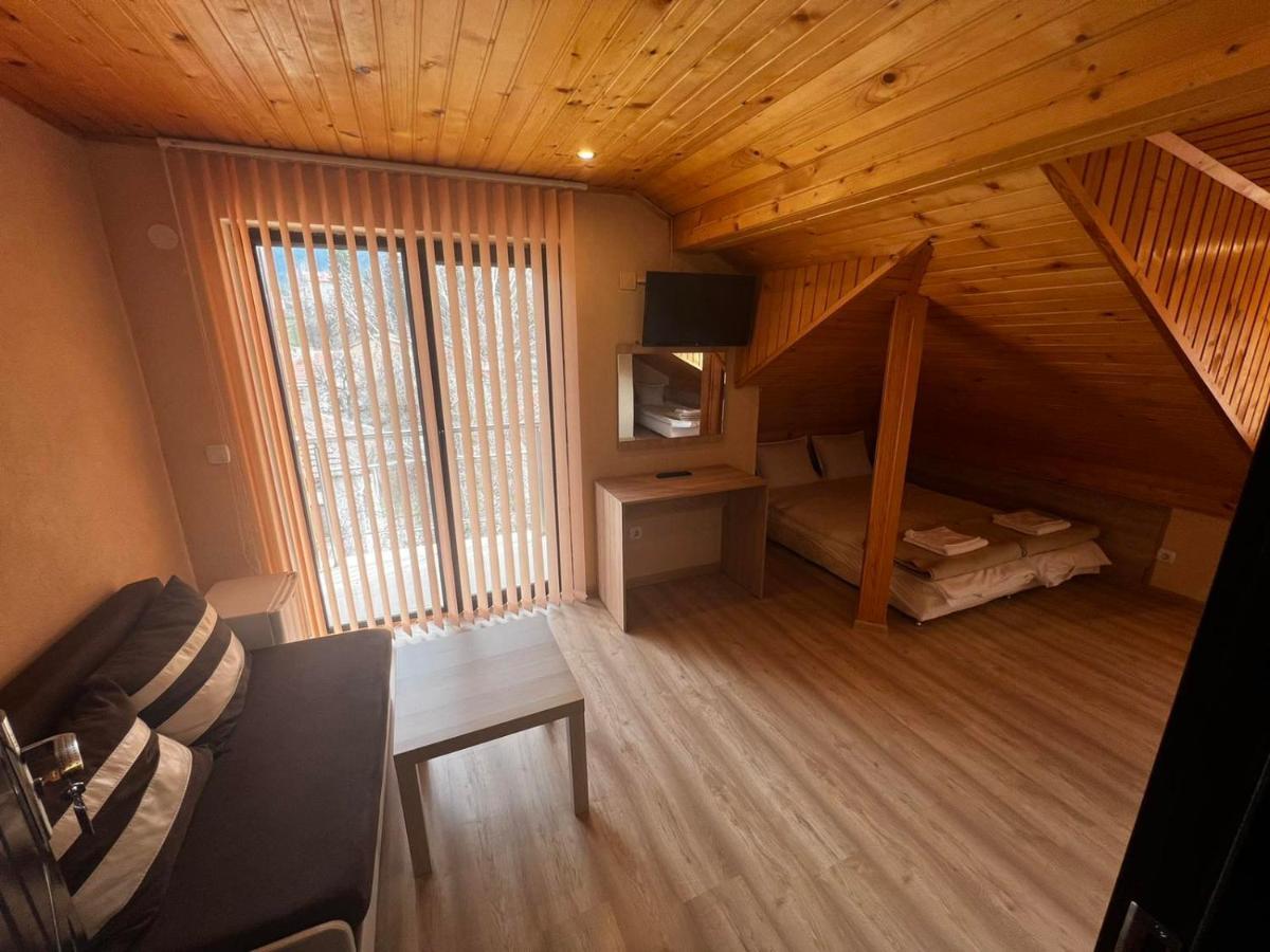 Advel Guest Hous Hotel Madzhare Exterior photo