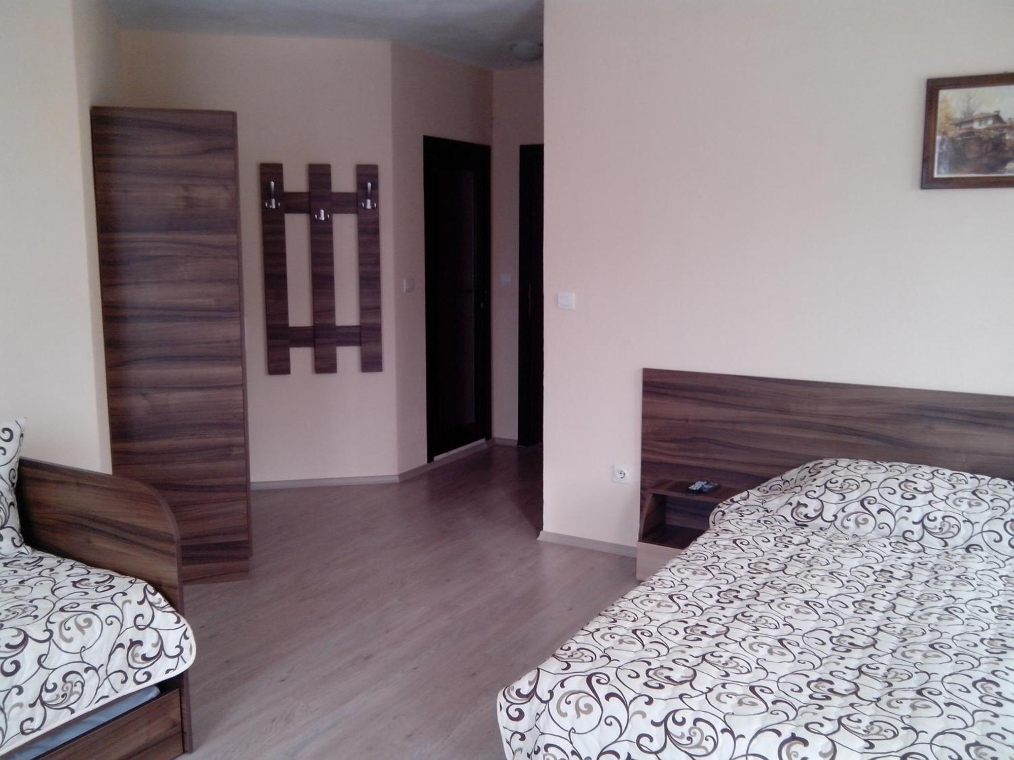 Advel Guest Hous Hotel Madzhare Exterior photo
